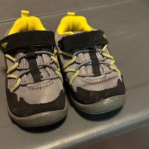 OshKosh B'gosh Black and Yellow Sneakers
